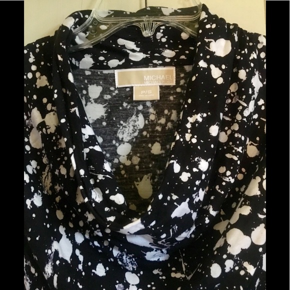 Gorgeous wrinkle free Michael Kors cowl neck top - Picture 3 of 6
